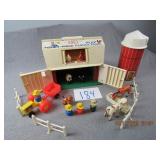Vintage Fisher Price Barn&Silo w/People&Animals