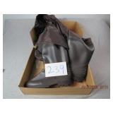 NIB Frogg Toggs Waders Sz 9