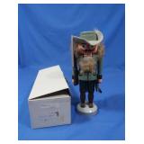 Erzgebirgische Volkskunst German Nutcracker w/box