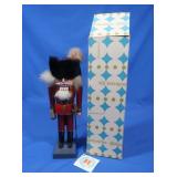 Erzgebirgische Volkskunst German Nutcracker w/box