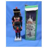 Erzgebirgische Volkskunst German Nutcracker w/box