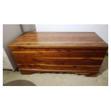 Cedar Chest-46.5x20.25x21"H(some scratches on