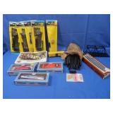 10 Vintage Tyco Train Cars