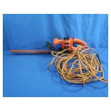 B&D Elec Hedge Trimmer w/Ext. Cord