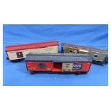Lionel Illuminated Caboose&2 Box Cars