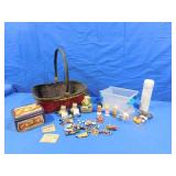 Small Peanut Character Figures, Mickey Mouse Key