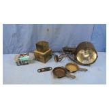 Auto plugin Spotlight, 2 sm Lodge skillets 4.5'