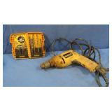 Dewalt eltric drill w/drill bits (works)