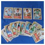 (22) 1970 Topps Football Cards EX-NM