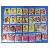(28) 1971 Topps Basketball Cards EX-NM
