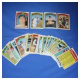 (25) 1972 Topps Baseball Cards EX-NM