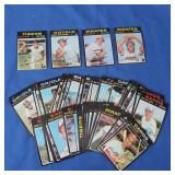 (50) 1971 Topps Baseball Cards VG-NM