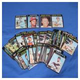 (50) 1971 Topps Baseball Cards VG-NM