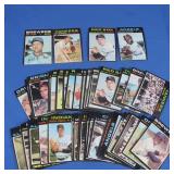 (50) 1971 Topps Baseball Cards VG-NM