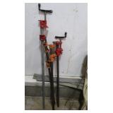 4 Pipe Clamps