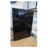 Insignia Mini Refrigerator 19x17.5x27'H,does not
