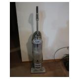 Shark Navigator Lift-Away Deluxe Vacuum (works)