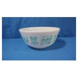 Pyrex 'Amish Butterprint' Mixing Bowl
