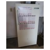 Sm Refrigerator 22.25x21x48' (Runs) *Rough cord