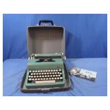 Vintage Royal Portable Manual Typewriter w/case