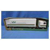 NIB Vintage ERTL Menasha Corp Truck &Trailer