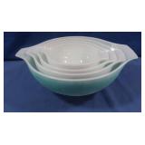 Vintage Pyrex Nesting Mixing Bowls