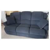 La-Z-Boy Reclining Sofa 80x36x41"H *Good Cond