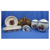 Kitchen Decor & Canisters