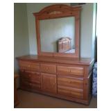 Bassett Dresser w/Mirror