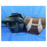 2 Bowling Balls w/Carry Bags(Colombia300&DV8