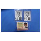 2 1969 Roberto Clemente Deckle Cards (1 NM) 1