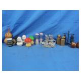 Vintage Salt-N-Pepper incl Celluloid Mushrooms