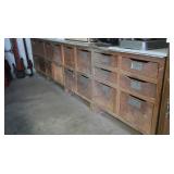 Work Bench With Cubby Drawers 120x26x32"