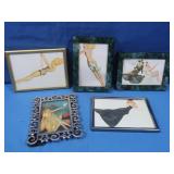 5 Vintage Pinup Pictures in Frames