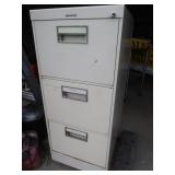 Metal File Cabinet w/3 Drawers
