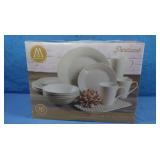 NIB Heritage Dinnerware Service for 4