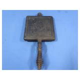 Vintage Fanner Mfg Co. Cast Iron Waffle Iron