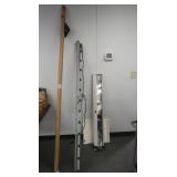 2 6' power strips, 4'light fixture