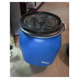 Plastic Barrel w/Lid Approx 14x22'H
