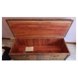 Lane Cedar Chest w/Cushioned Top 48x18x20'H,has