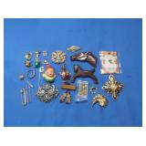 Costume Jewelry-Pins