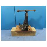 Mounted Pipe Vise