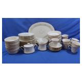 Lenox China Set 'Golden Wreath' Pattern,66 pieces