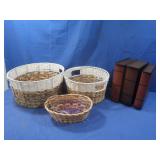 Book Hiding Space,Baskets