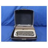 Vintage Smith Corona Typewriter in Case