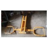 Cub Cadet Mower Lifter, 3