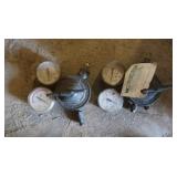 2 Compressed Gas Regulators