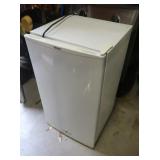 Haier Single-Door Mini Refrigerator-does not stay