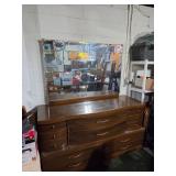 Bassett Dresser w/Mirror-some scratches