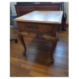 Broyhill Oak End Table w/Drawer-21.75x27x23"H